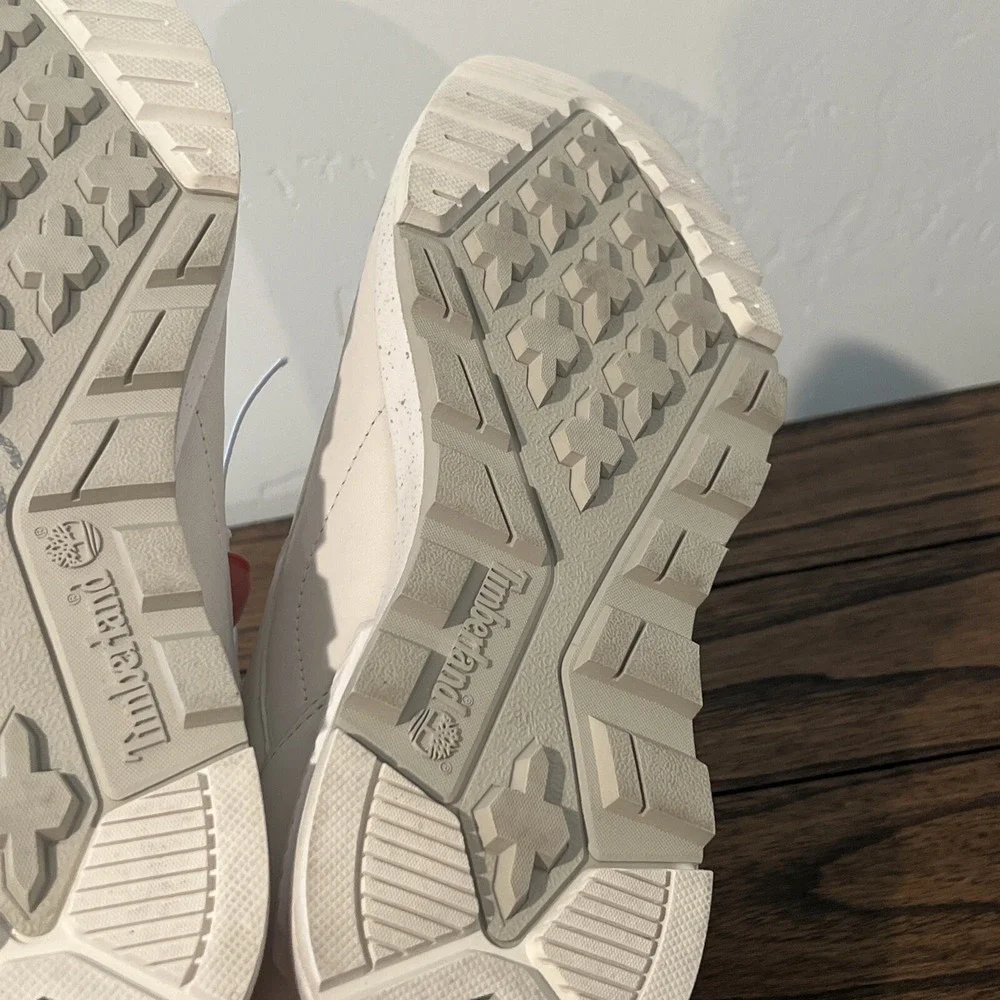 Timberland Field Trekker size 10 Low Womens Shoes White. A2DRT